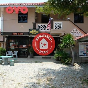 Oyo 44005 Senangin Resort & Cafe